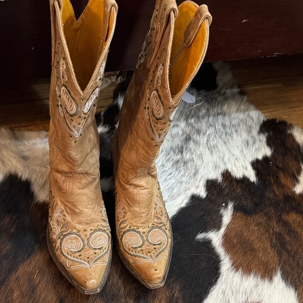 Old Gringo Tan Embroidered Heeled Boots - Picture 1 of 7